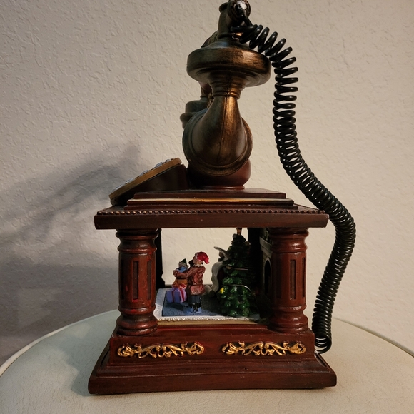 Vintage Style Christmas Rotary Phone Decor - Picture 10 of 12